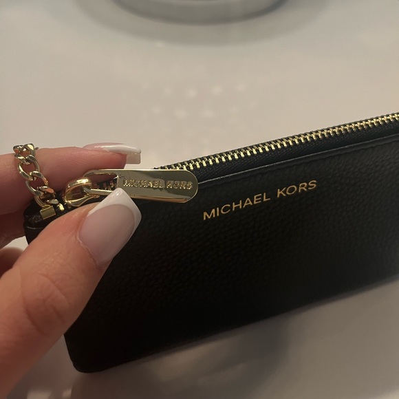 Michael Kors Black Pebbled leather zip wallet - Picture 3 of 4